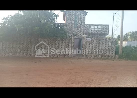 CHARMANTE VILLA NON MEUBLÉE À VENDRE À NGAPAROU