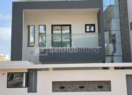 Villa R+2 à vendre aux Almadies